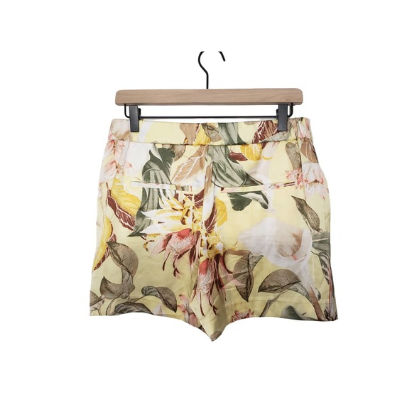 White House Black Market Pants - NWT White House Black Market Size 4 Print Shorts "The 4" SHORT"